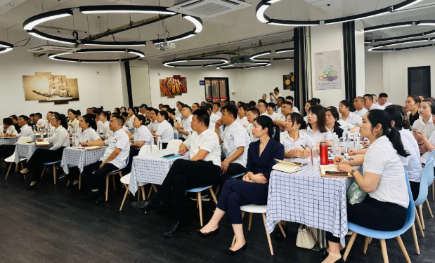 “食”刻守護(hù)，安全相伴！華逸府食品安全及營養(yǎng)健康知識(shí)專項(xiàng)培訓(xùn)