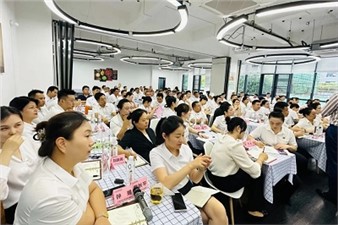 筑品質(zhì) 贏(yíng)口碑 攀高峰